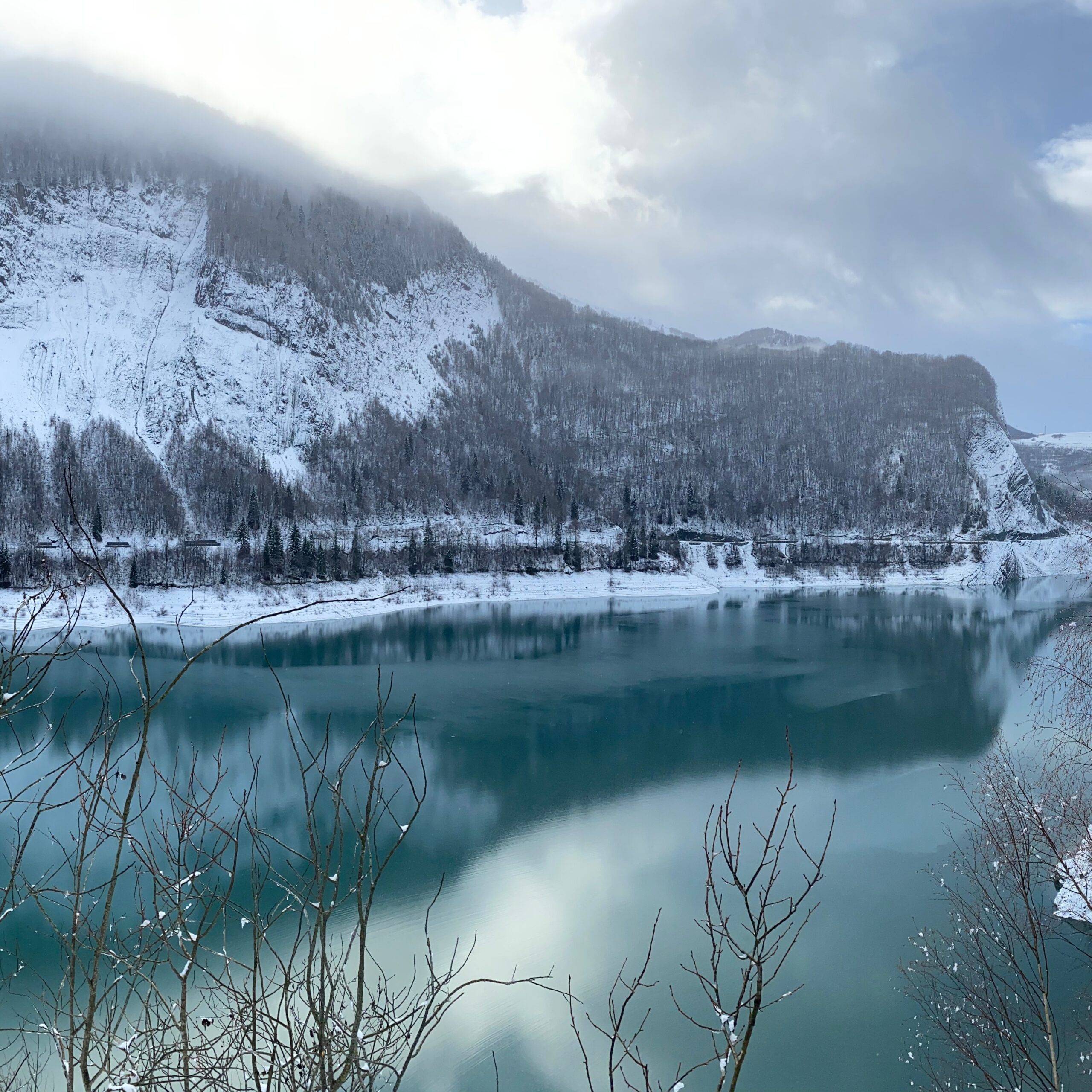 Lac d'Aiguebelette sous la neige